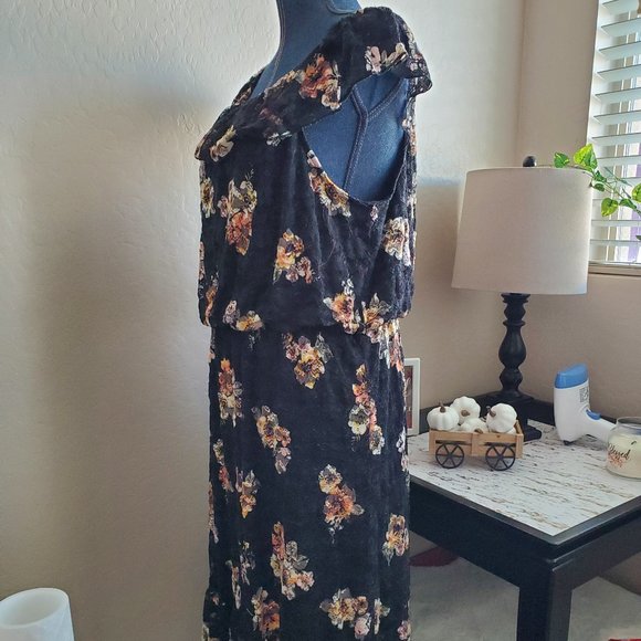 No Boundaries Bundle of Black Floral Dress and Coral Pink Top - Size 3XL - Picture 4 of 16